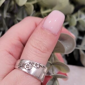 1940's 'Bridal Wreath' silver-plated Ring floral design